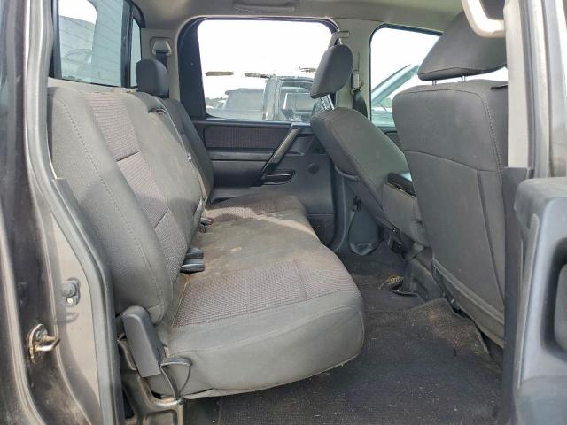 Nissan Titan S Image 8