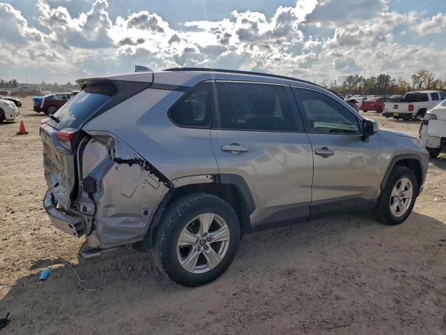 Toyota RAV4 Xle Image 14