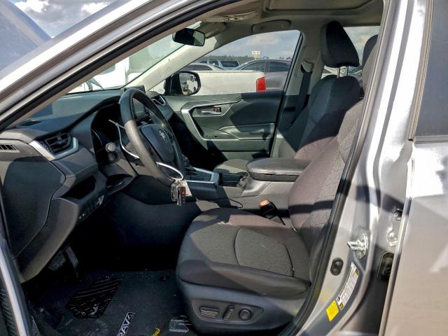 Toyota RAV4 Xle Image 8