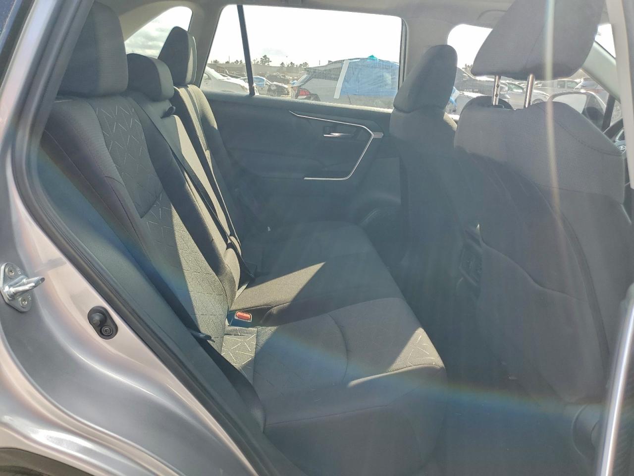 Toyota RAV4 Xle Image 7