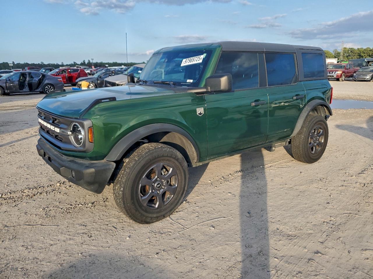 Ford Bronco Base Image 1