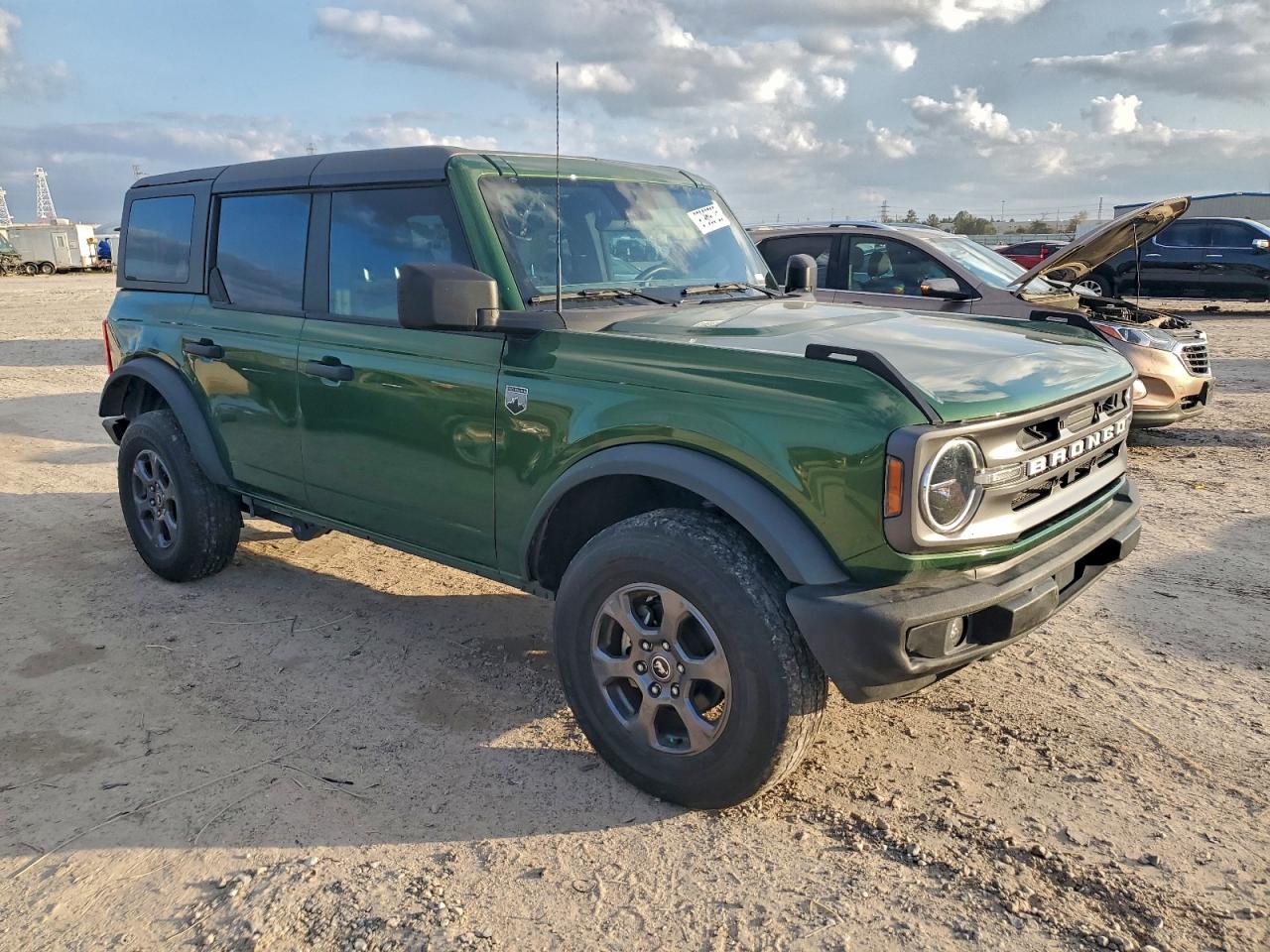 Ford Bronco Base Image 11