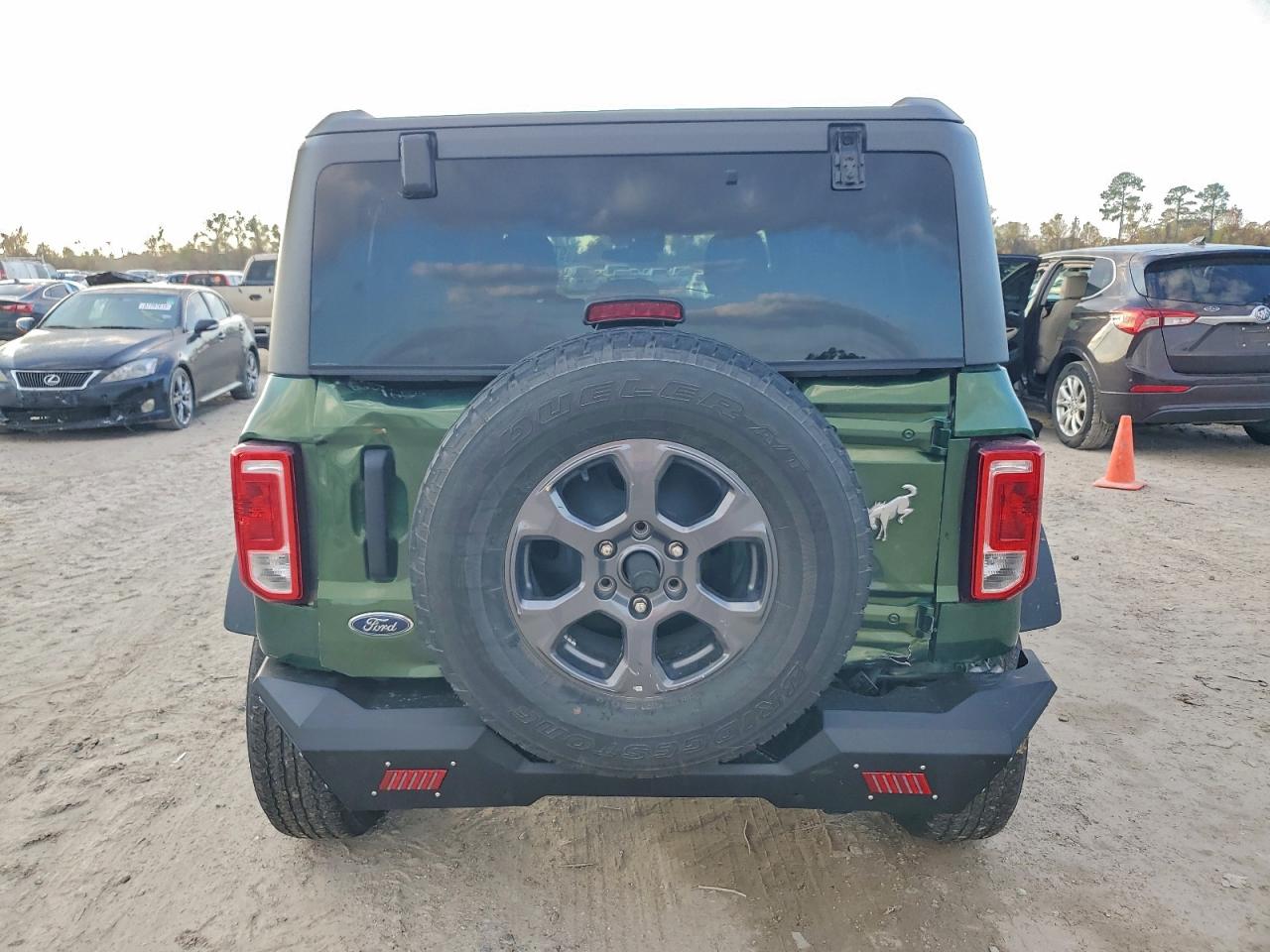 Ford Bronco Base Image 3