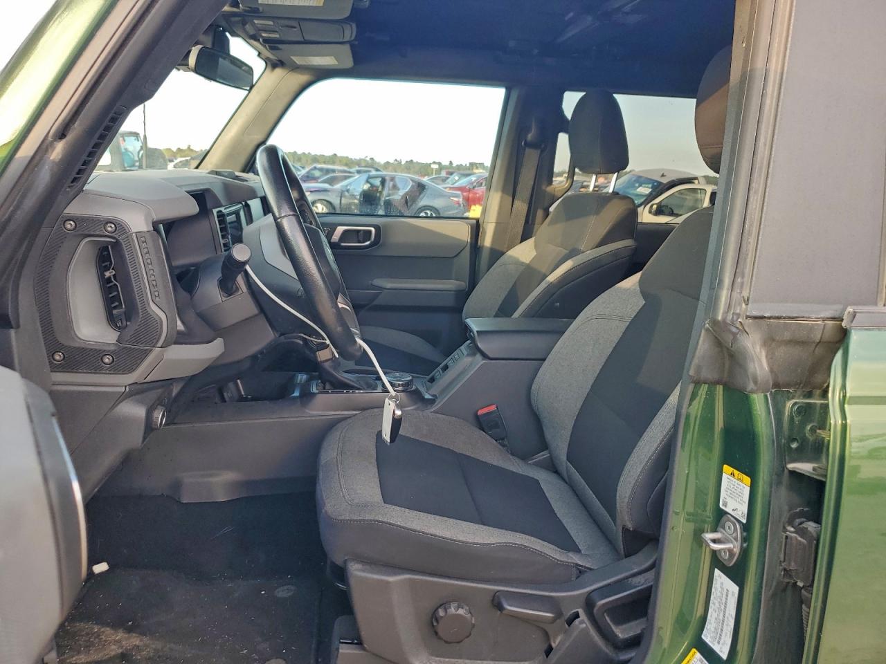 Ford Bronco Base Image 2