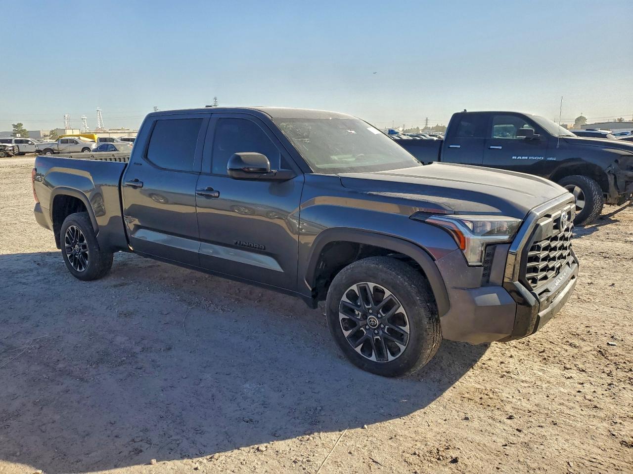 Toyota Tundra Crewmax Limited Image 7