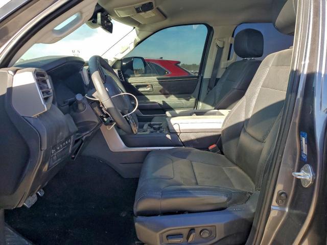 Toyota Tundra Crewmax Limited Image 6