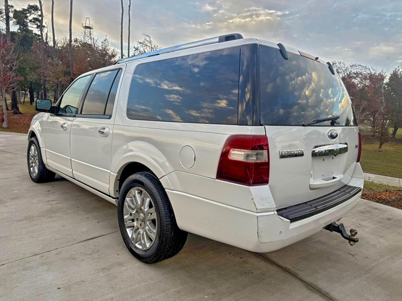 Ford Expedition El Limited Image 9