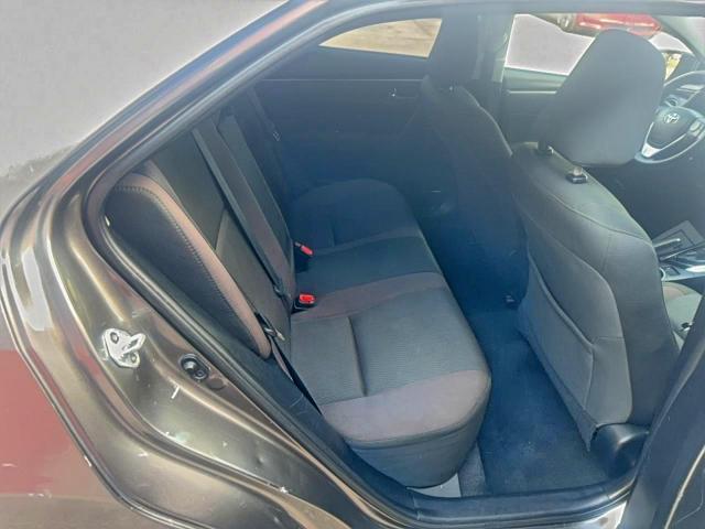 Toyota Corolla L Image 10