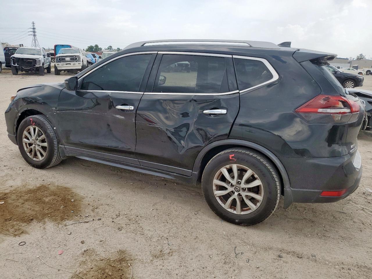 Nissan Rogue S Image 9