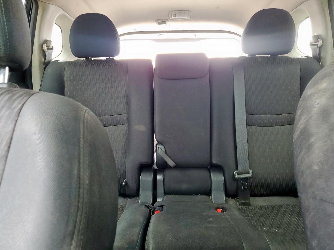 Nissan Rogue S Image 10