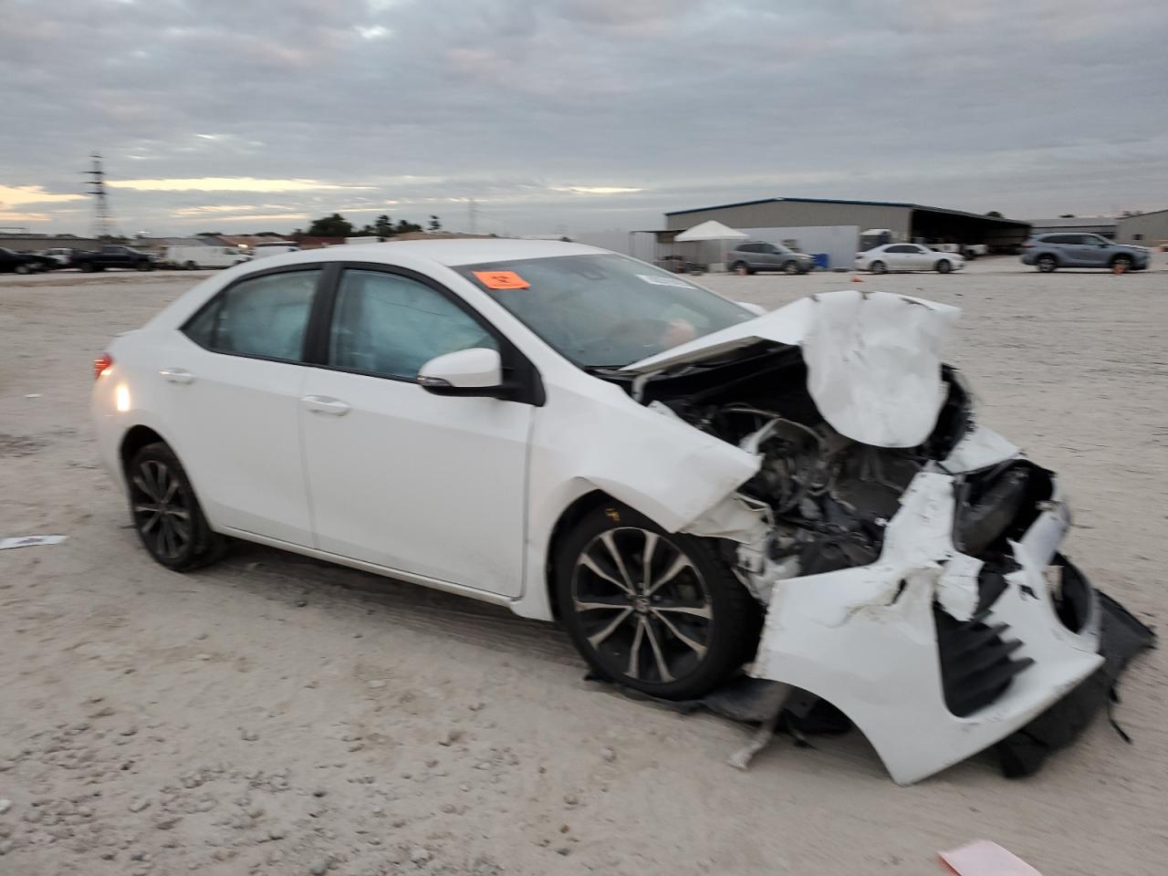 Toyota Corolla L Image 9