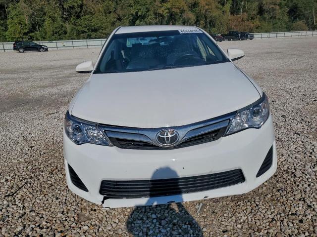 Toyota Camry L Image 8
