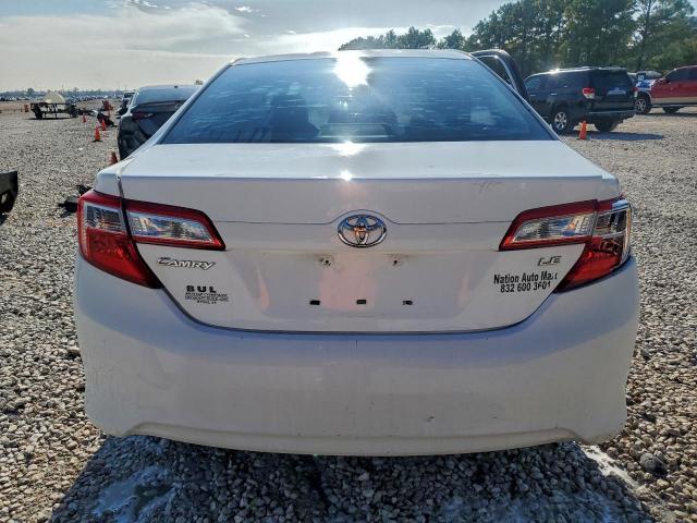 Toyota Camry L Image 10