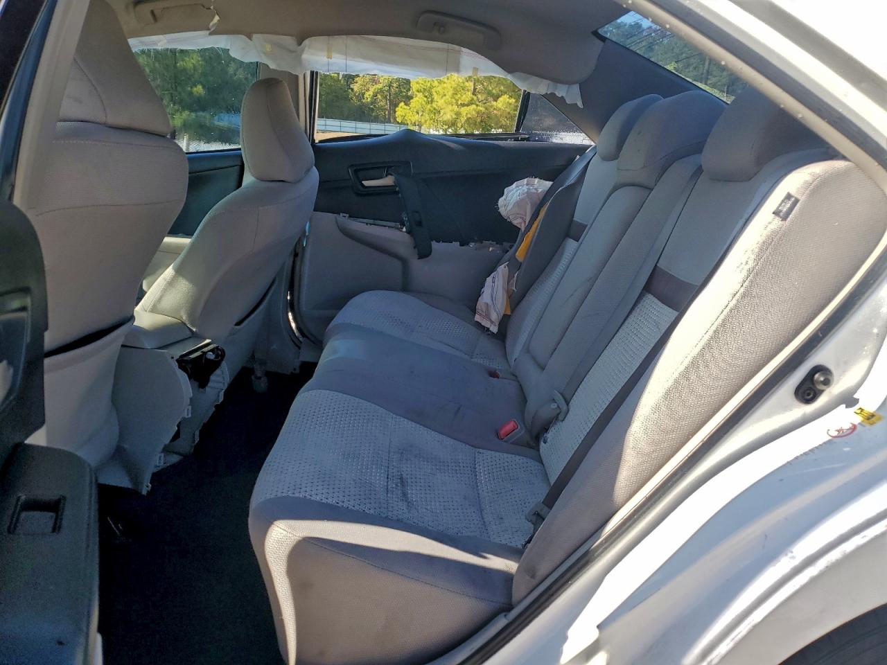 Toyota Camry L Image 9