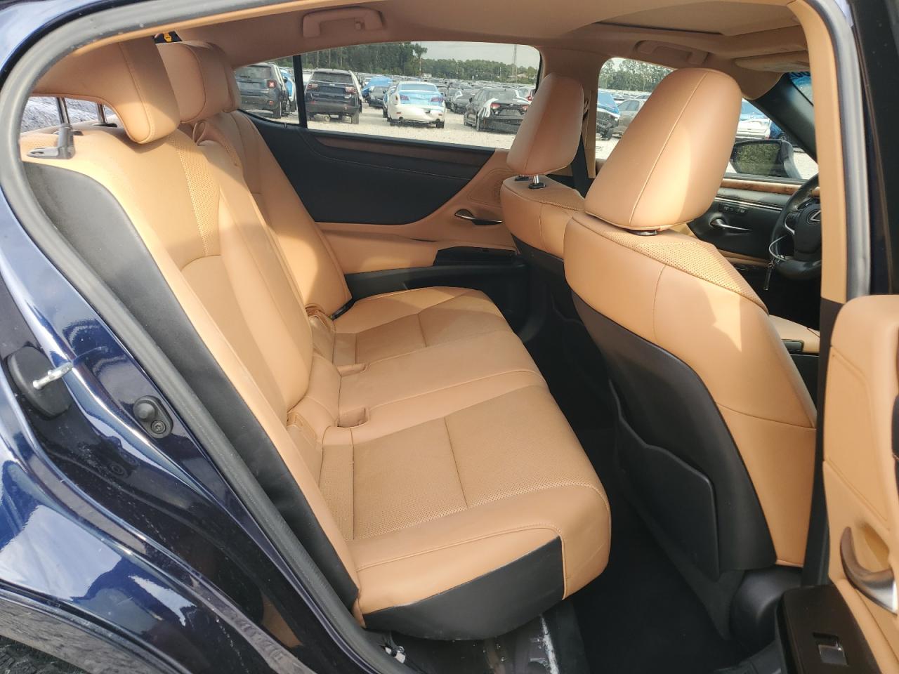 Lexus Es 350 Base Image 3