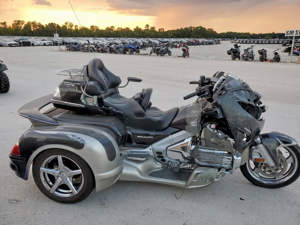 Honda Gl Cycle Image 1