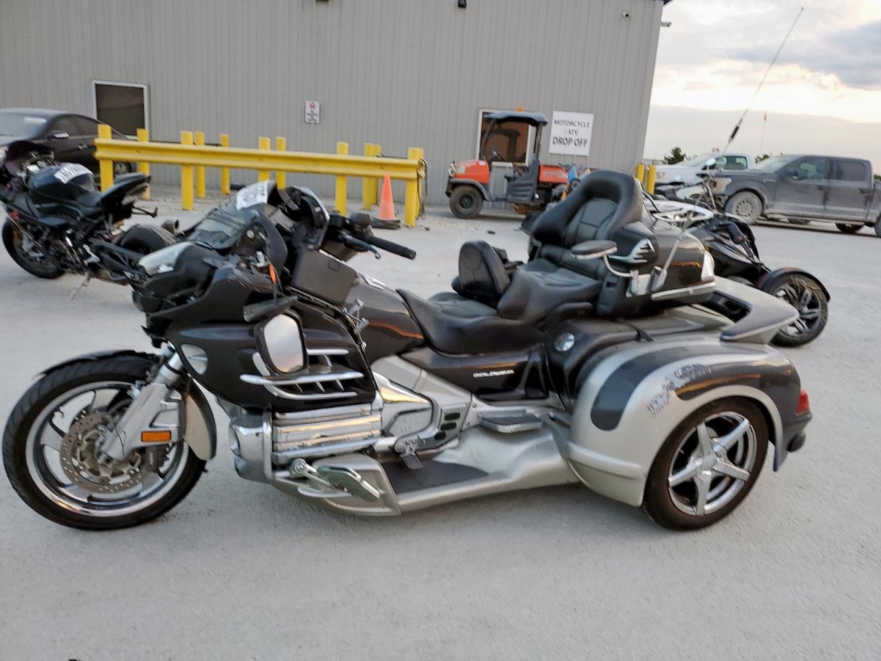 Honda Gl Cycle Image 7