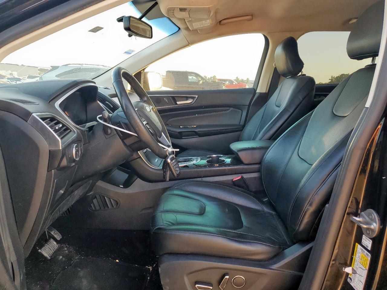 Ford Edge Titanium Image 10