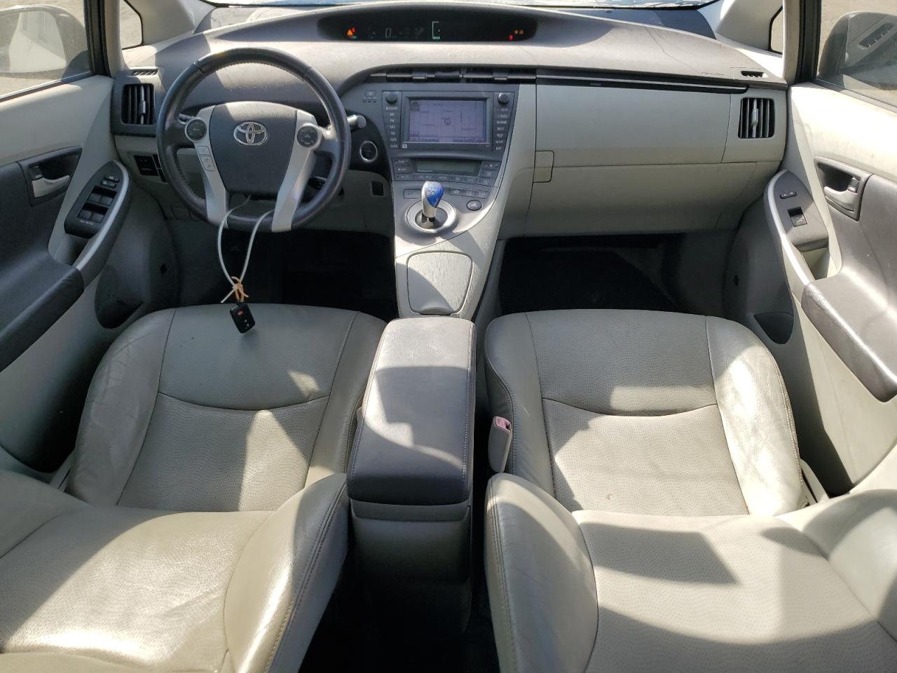 Toyota Prius Image 2