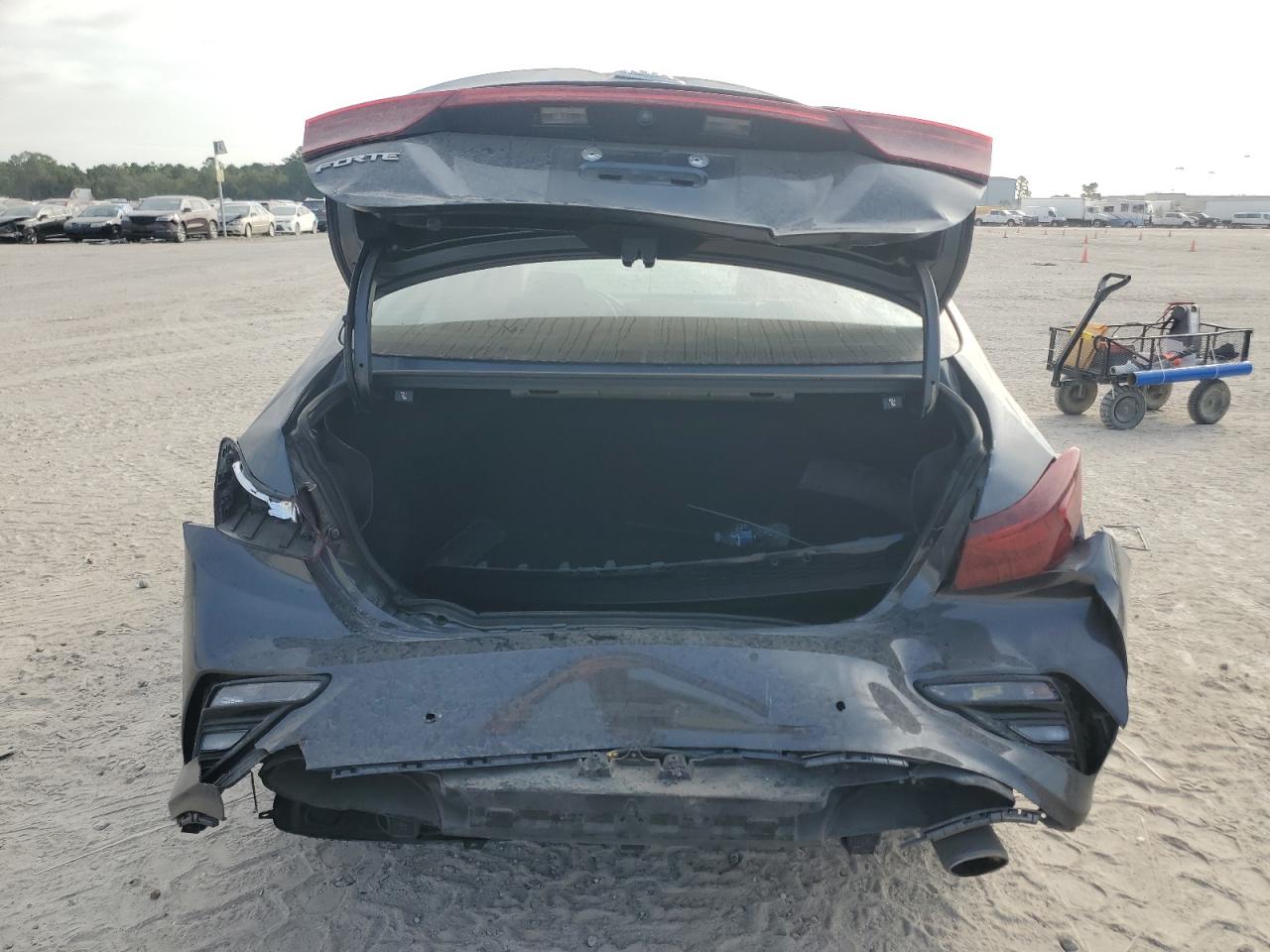 Kia Forte Fe Image 4