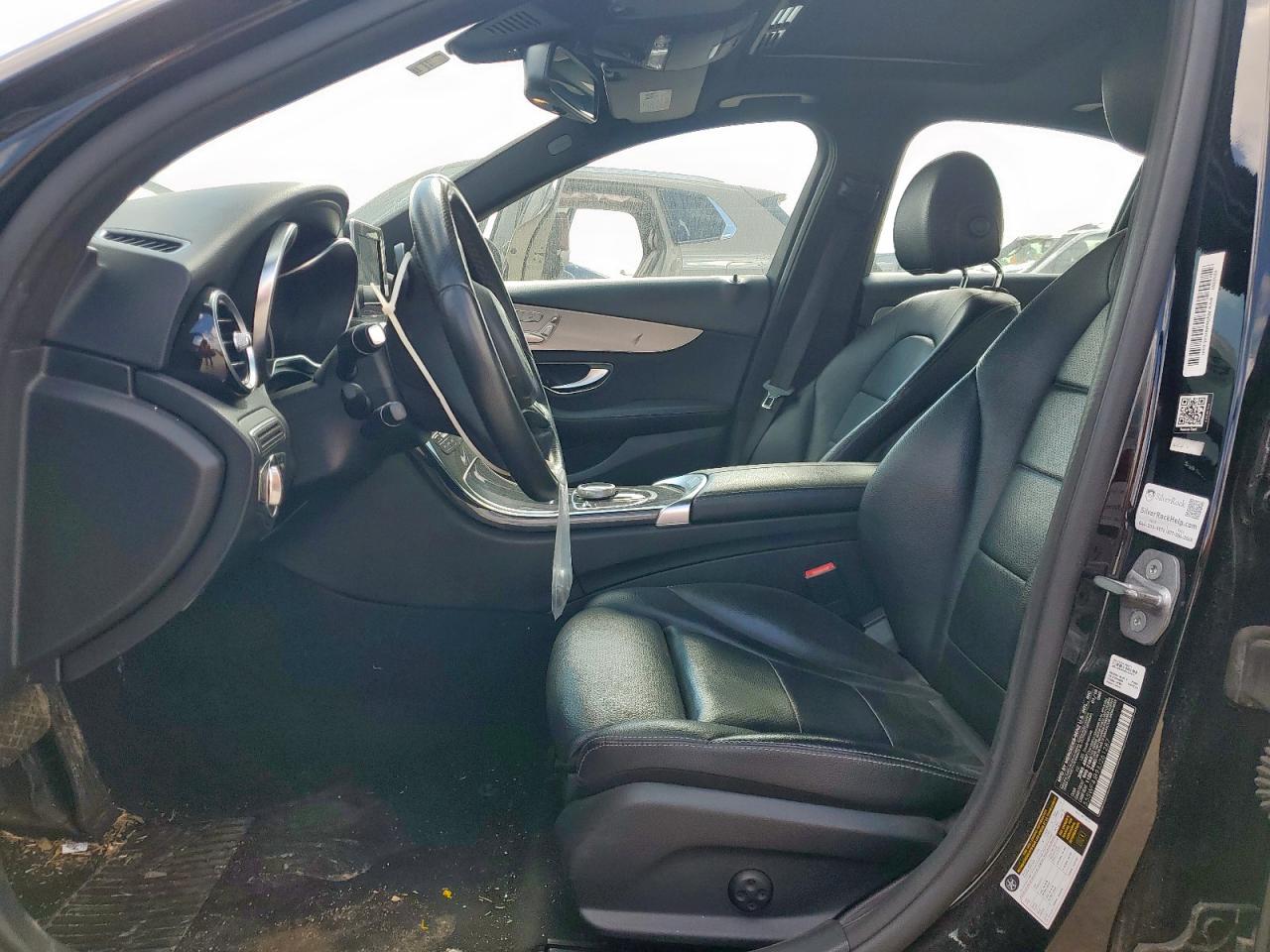 Mercedes-Benz C-Class 300 Image 2