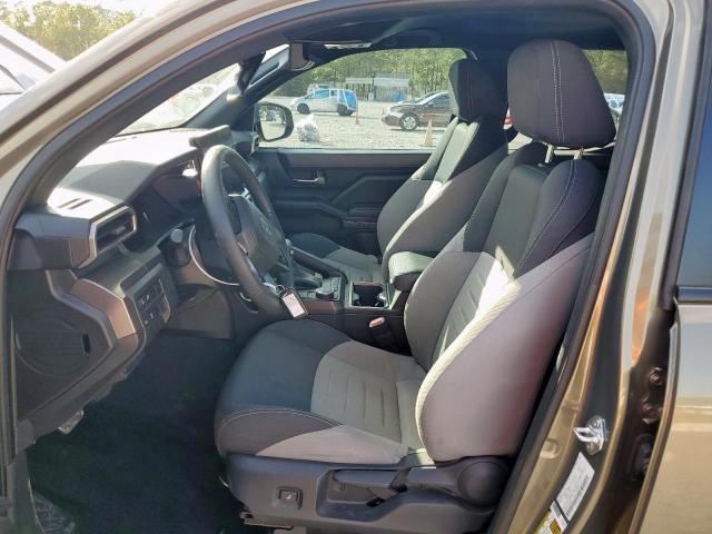 Toyota Tacoma Double Cab Image 2