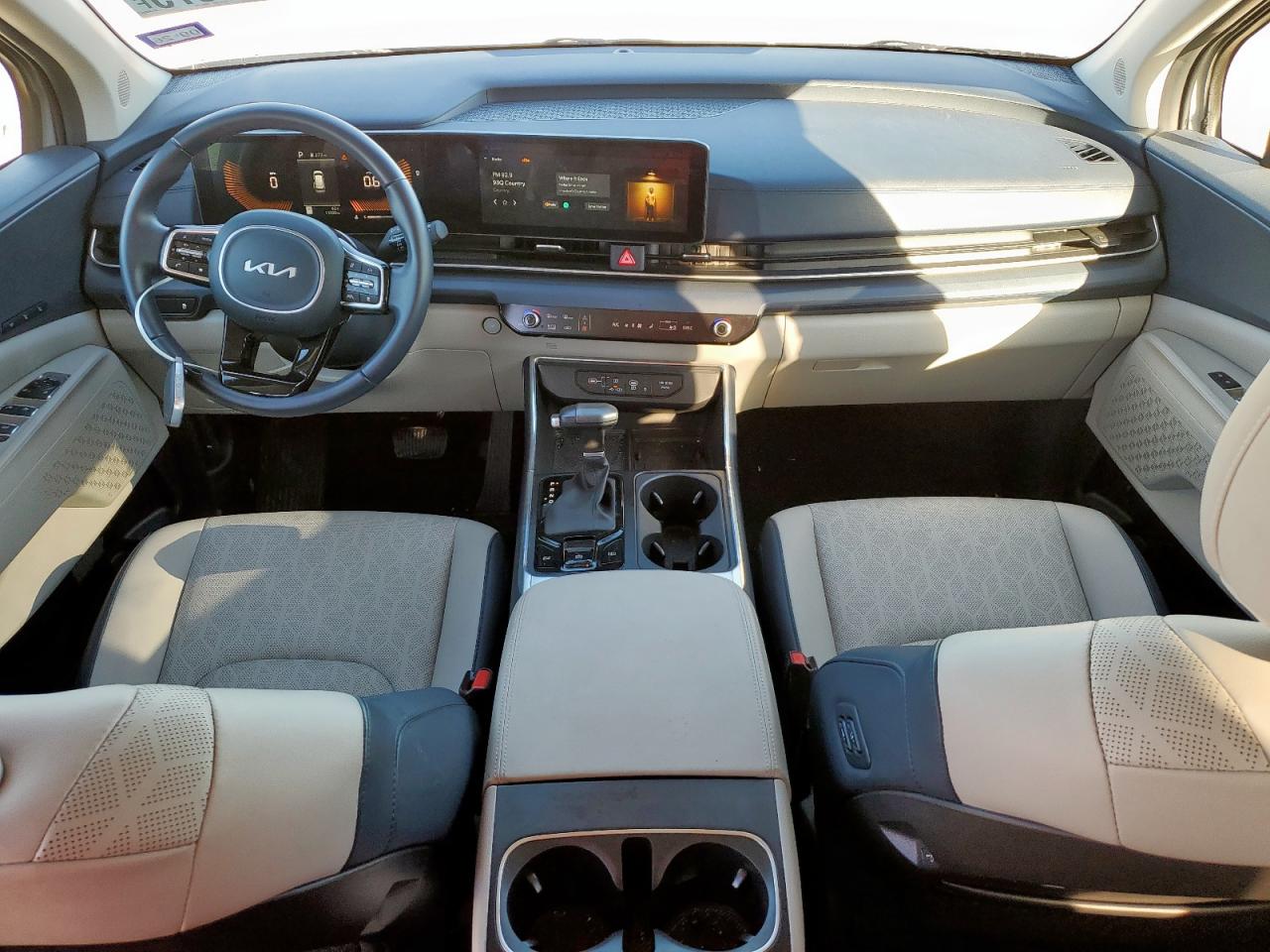 Kia Carnival Ex Image 5