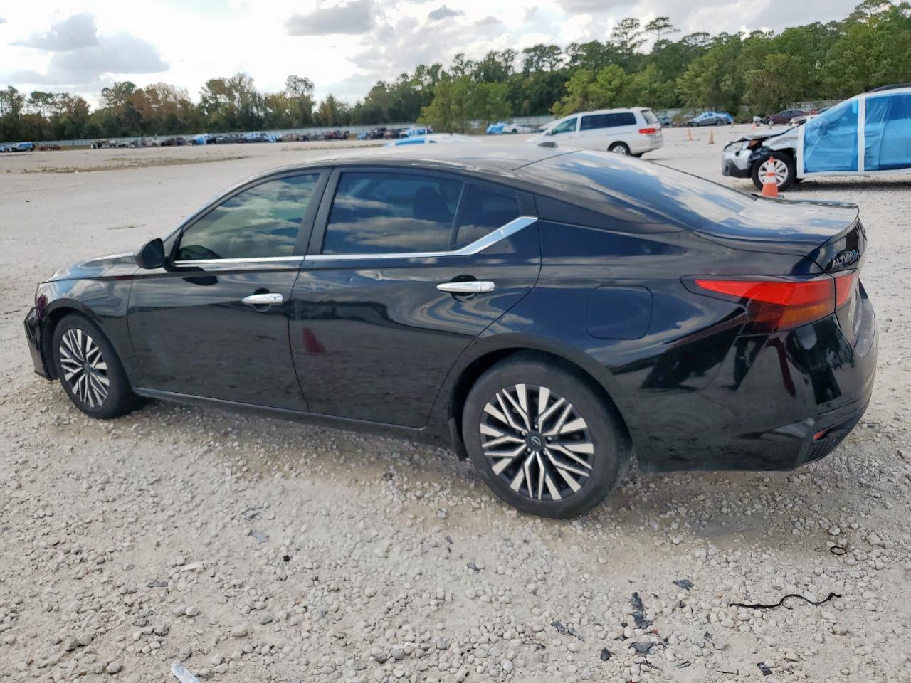 Nissan Altima Sv Image 12