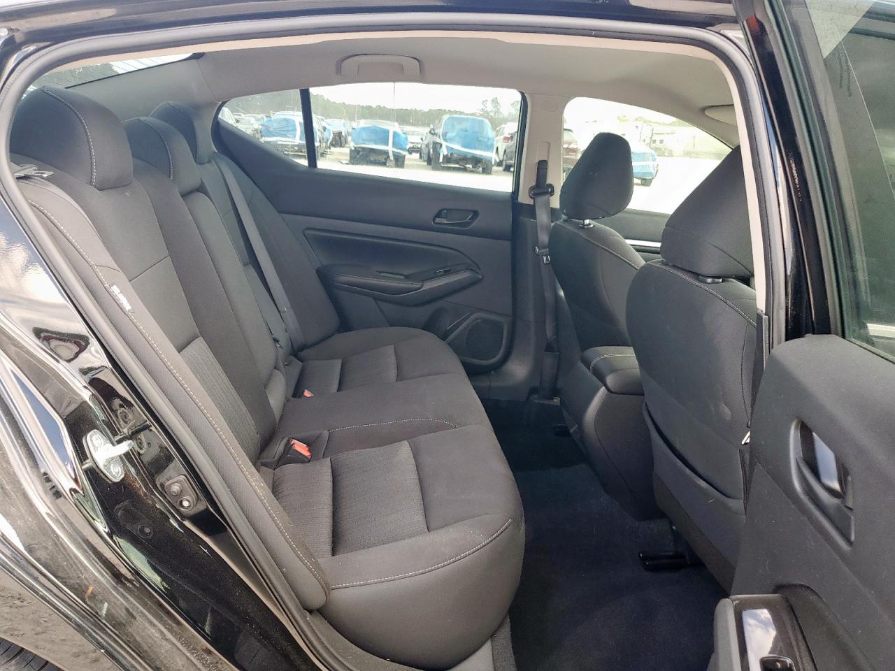 Nissan Altima Sv Image 6