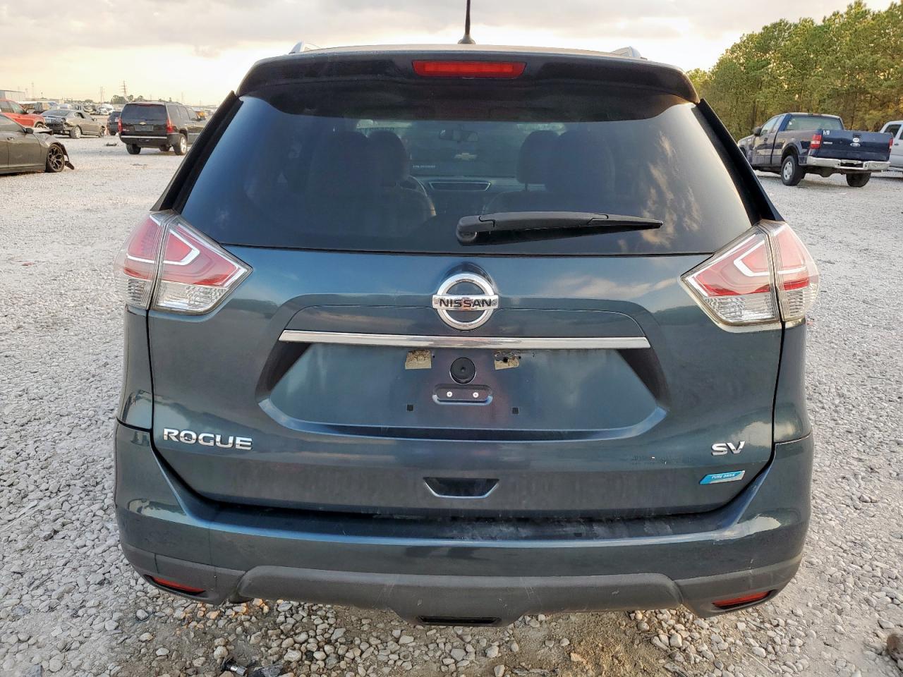 Nissan Rogue S Image 7