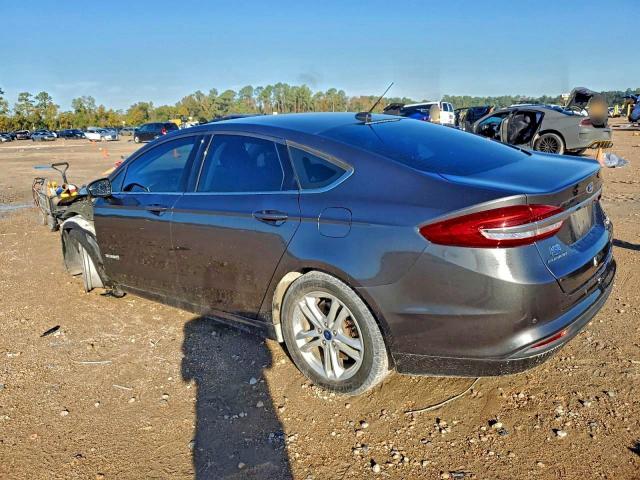 Ford Fusion Se Hybrid Image 4