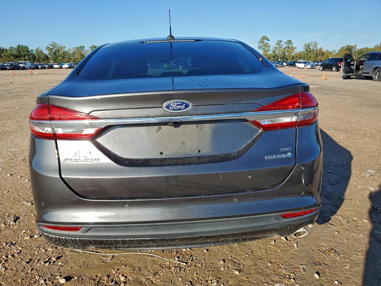 Ford Fusion Se Hybrid Image 5