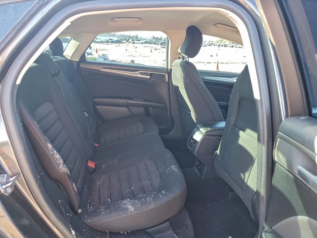 Ford Fusion Se Hybrid Image 3