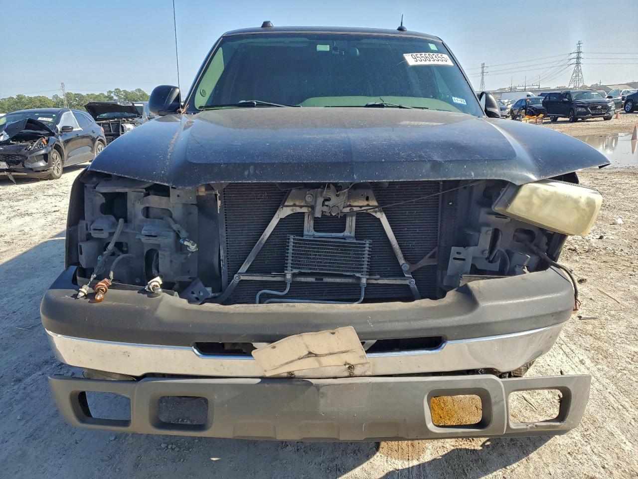 Chevrolet Silverado K1500 Image 3