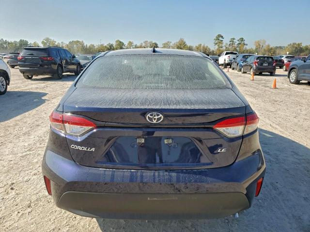 Toyota Corolla Le Image 9