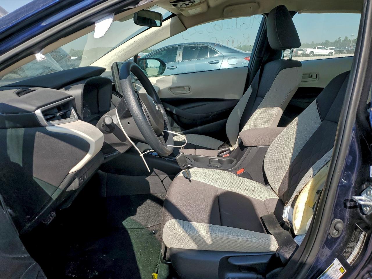 Toyota Corolla Le Image 10