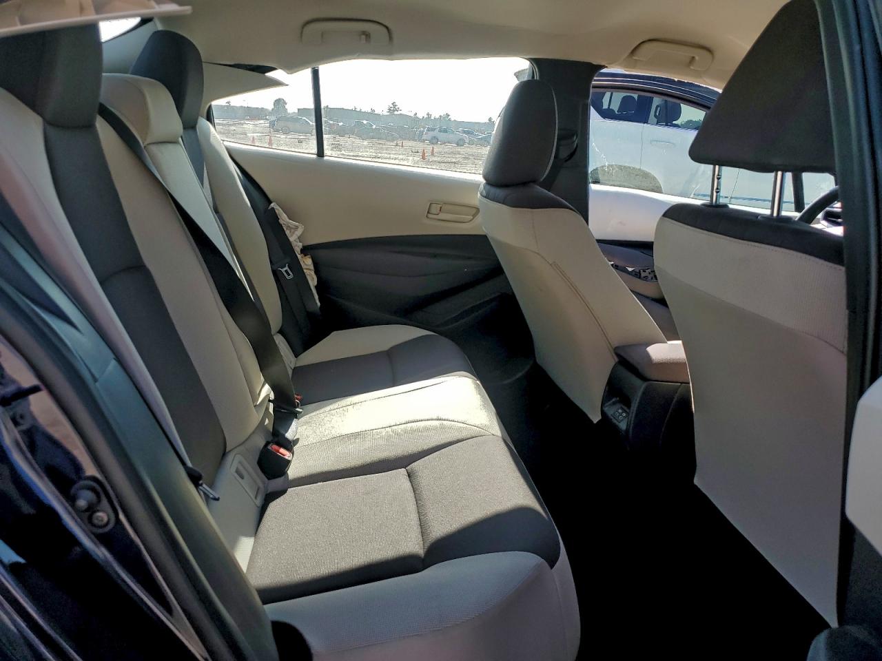 Toyota Corolla Le Image 3