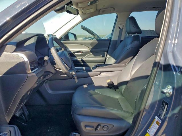 Toyota Grand High Xle Image 7