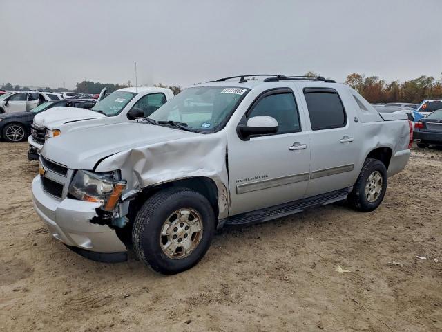  Salvage Chevrolet Avalanche