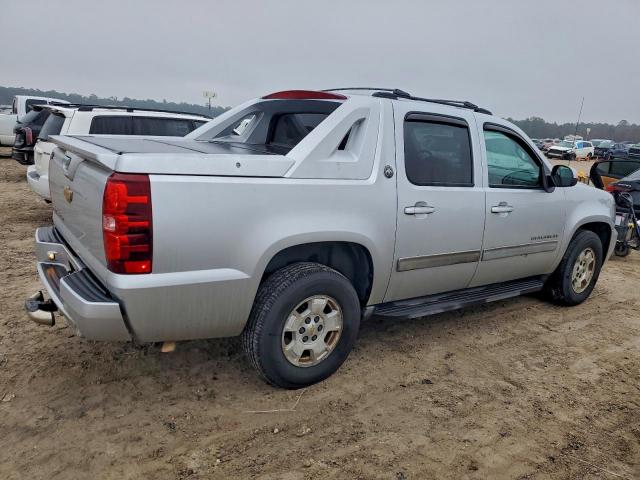 Chevrolet Avalanche Ls Image 9