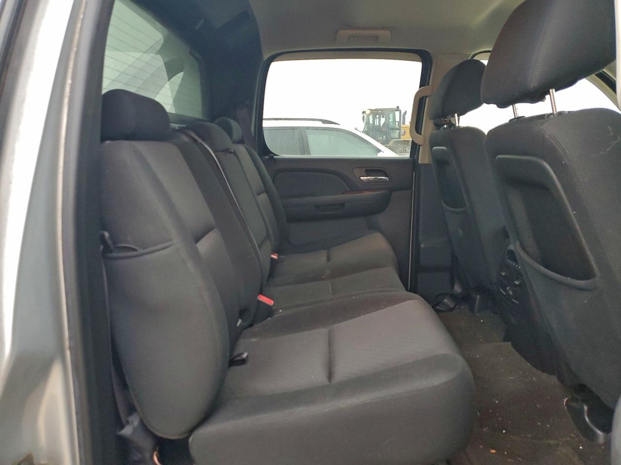 Chevrolet Avalanche Ls Image 3