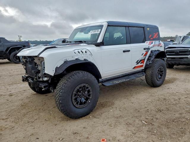  Salvage Ford Bronco