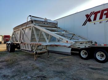  Salvage Manac Trailer