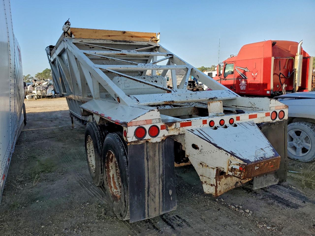 Manac Trailer Image 2