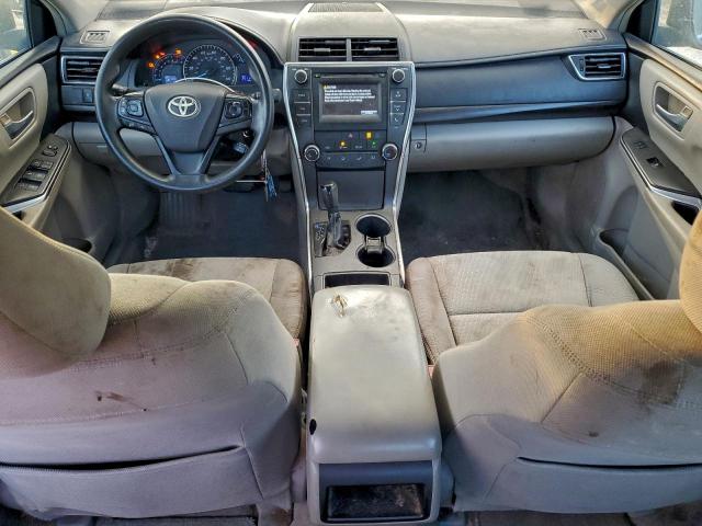 Toyota Camry Le Image 4