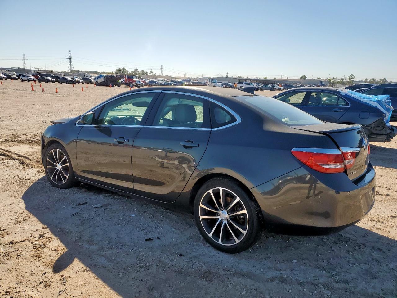 Buick Verano Sport Touring Image 6