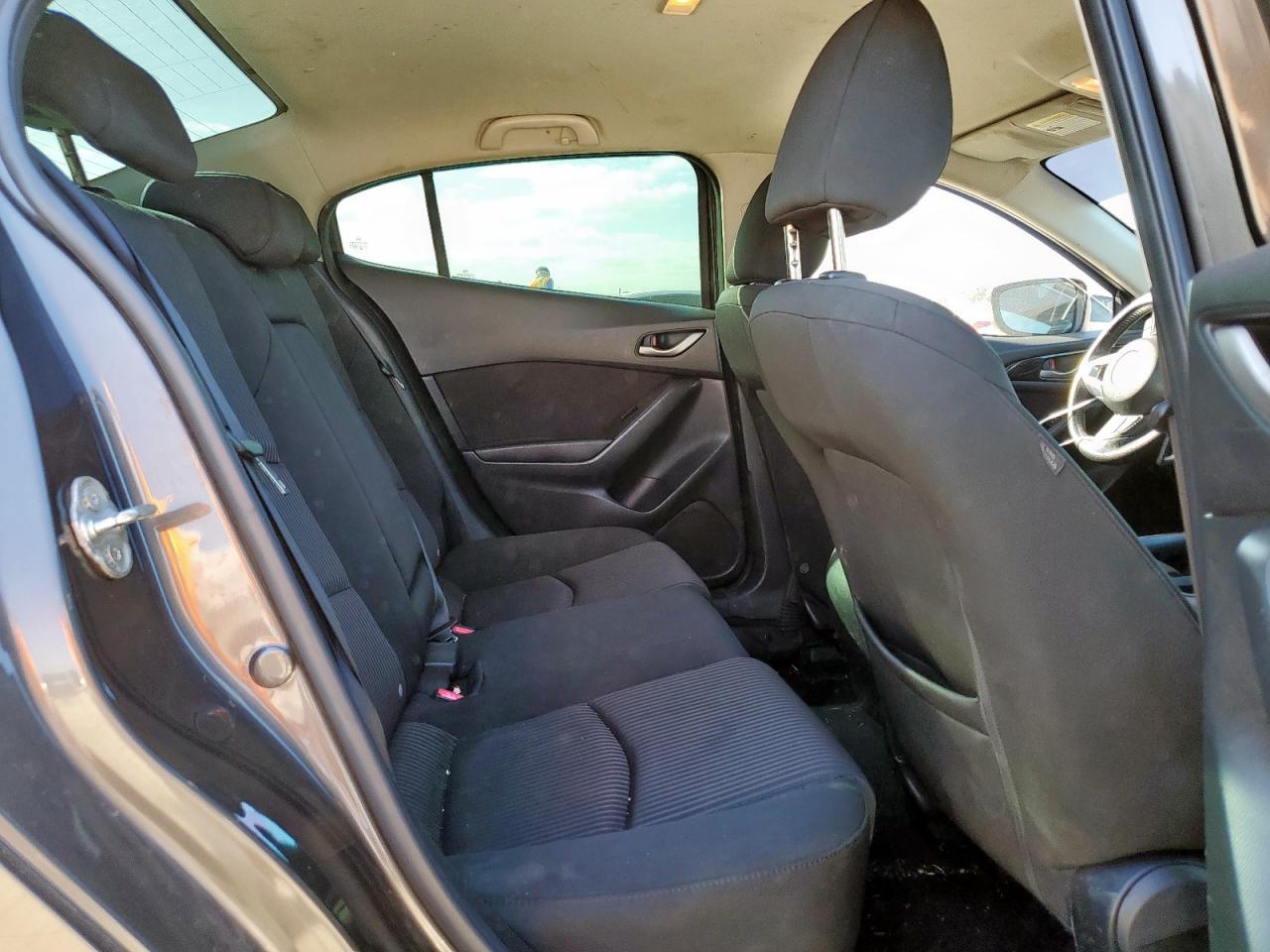 Mazda 3 Touring Image 11