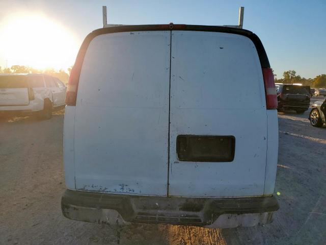 Chevrolet Express Image 7