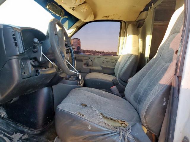 Chevrolet Express Image 9