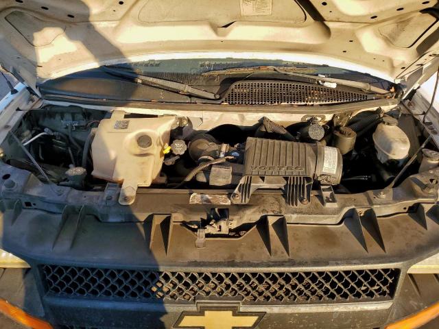 Chevrolet Express Image 11